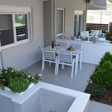 Aqua Luxury Villas Nea Poteidaia Exterior photo
